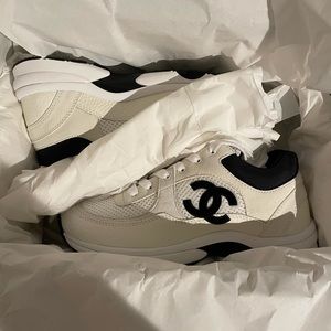 Rare chanel sneakers 22c size 36 used twice